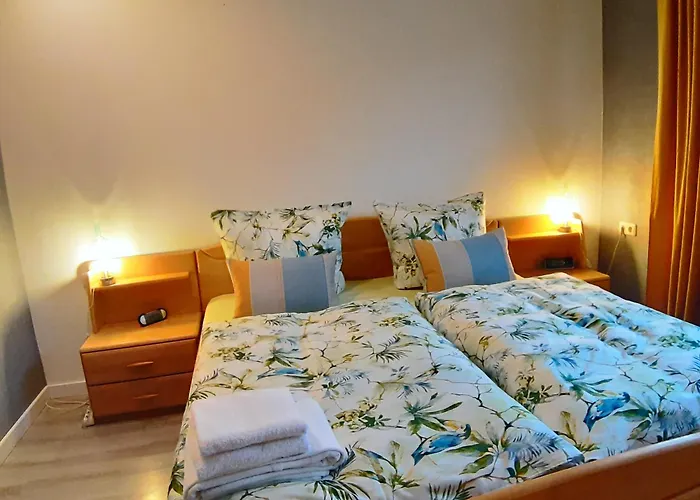 3 Am Hoevelhofer Stadtwald * Hövelhof